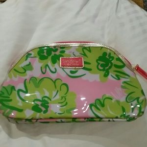 Cosmetic bag